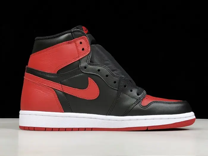 Air Jordan 1 Retro High OG 'Banned' 2016 
