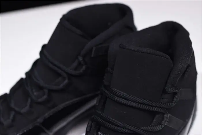 Air Jordan 11 “Cap and Gown” black  AABD224