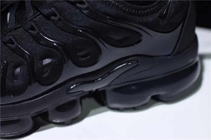 Nike Air VaporMax Plus Triple Black 