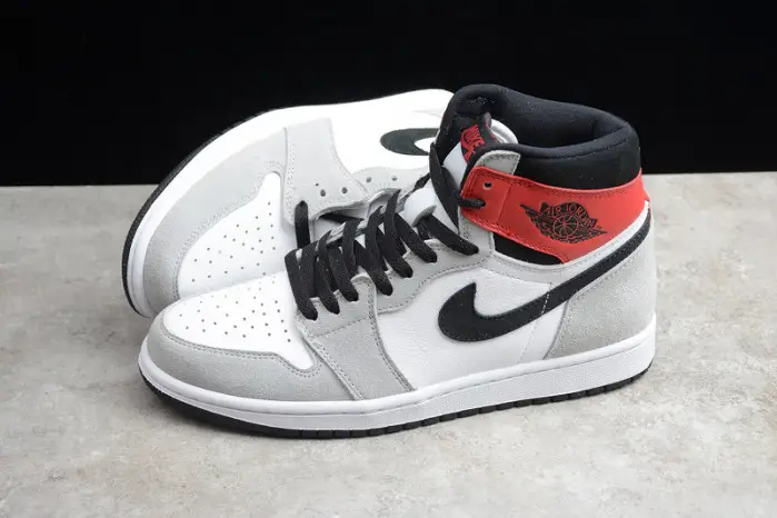 Air Jordan 1 retro high light smoke grey 