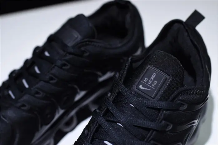 Nike Air VaporMax Plus Triple Black 