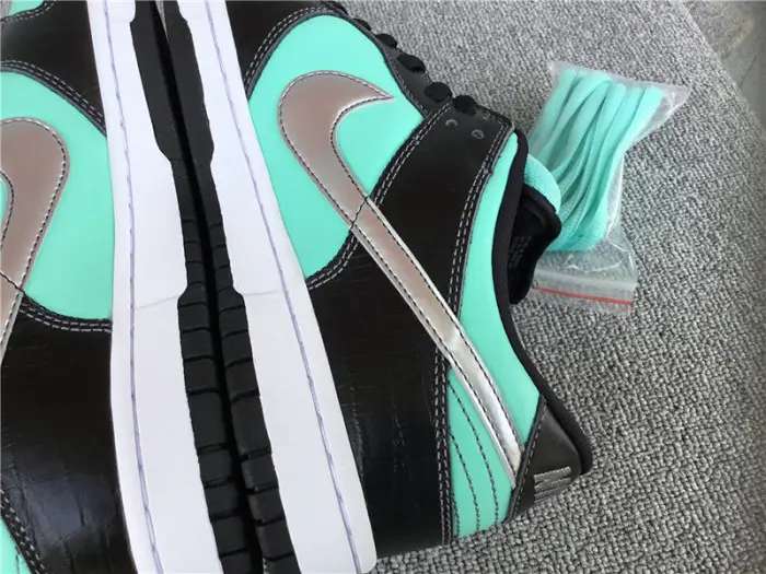 Nike Dunk SB Low Diamond Supply 
