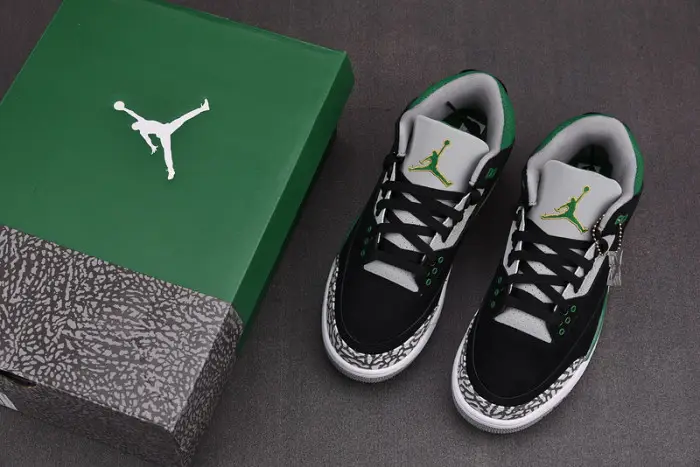 AIR JORDAN 3 “PINE GREEN” 