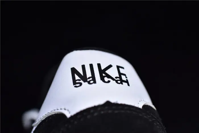 SACAI × NIKE LDV Waffle Daybreak Black 