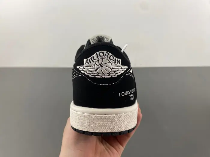 Travis Scott x Air Jordan LV-LX1988-200 