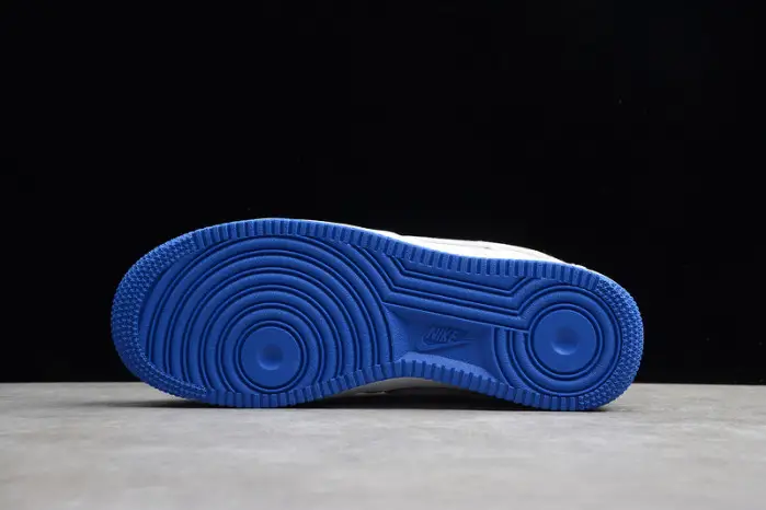 Uninterrupted Nike Air Force 1 Low 