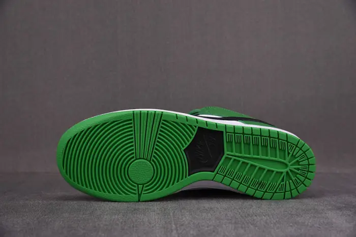 Nike SB Dunk Low “Classic Green” 