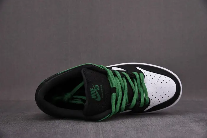 Nike SB Dunk Low “Classic Green” 