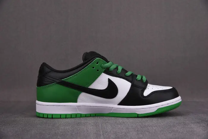 Nike SB Dunk Low “Classic Green” 
