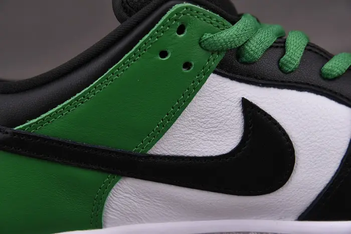 Nike SB Dunk Low “Classic Green” 