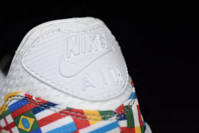 NIKE AIR MAX 90 NIC QS "INTERNATIONAL FLAG PACK" 