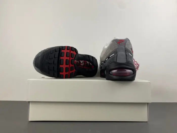 Undefeated x Air Max 95-IB4523-003 