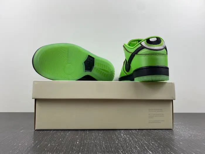 Nike SB Dunk Low The Powerpuff Girls Buttercup-c 
