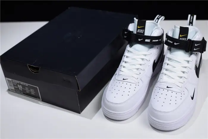 Nike Air Force 1 Mid `07 LV8 