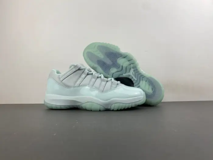 Jordan11-IW1882 300 