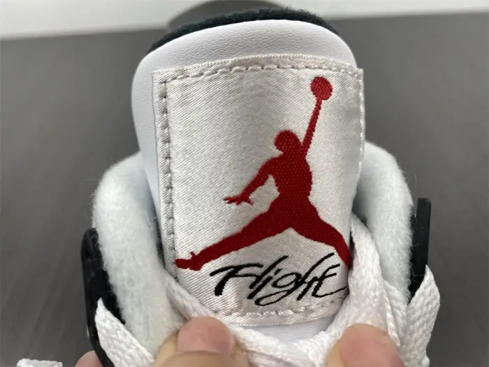 Air Jordan 4 OG “White Cement” 