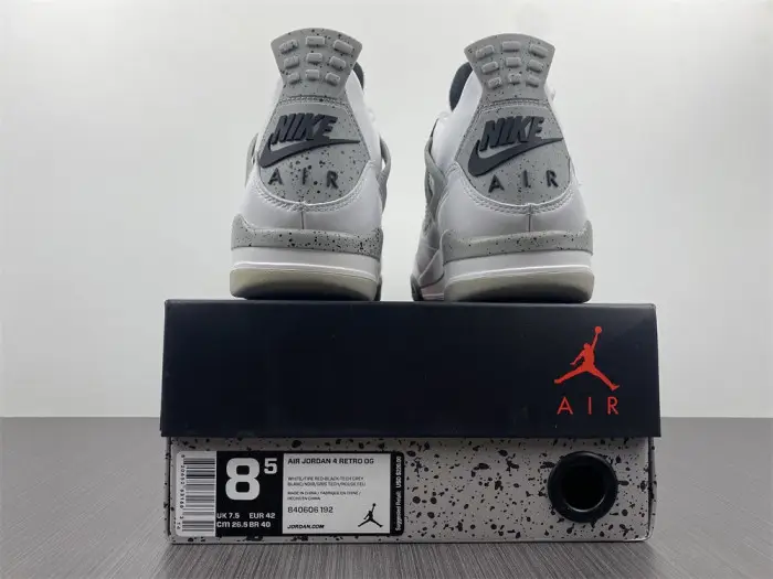 Air Jordan 4 OG “White Cement” 