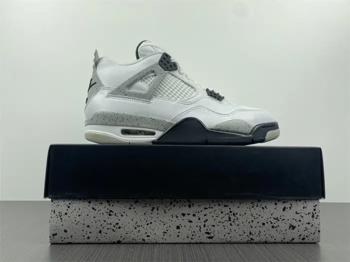 Air Jordan 4 OG “White Cement” 