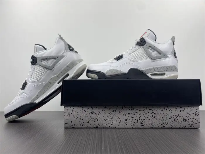 Air Jordan 4 OG “White Cement” 