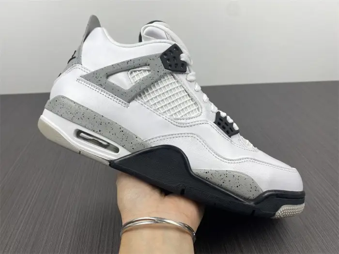 Air Jordan 4 OG “White Cement” 