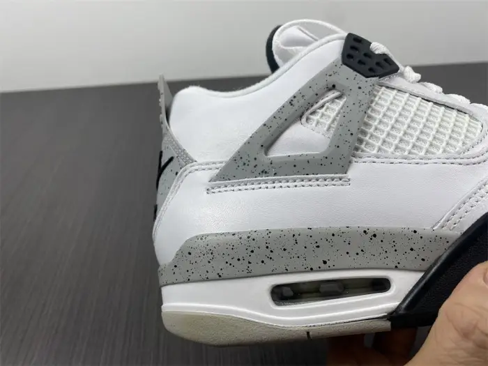 Air Jordan 4 OG “White Cement” 