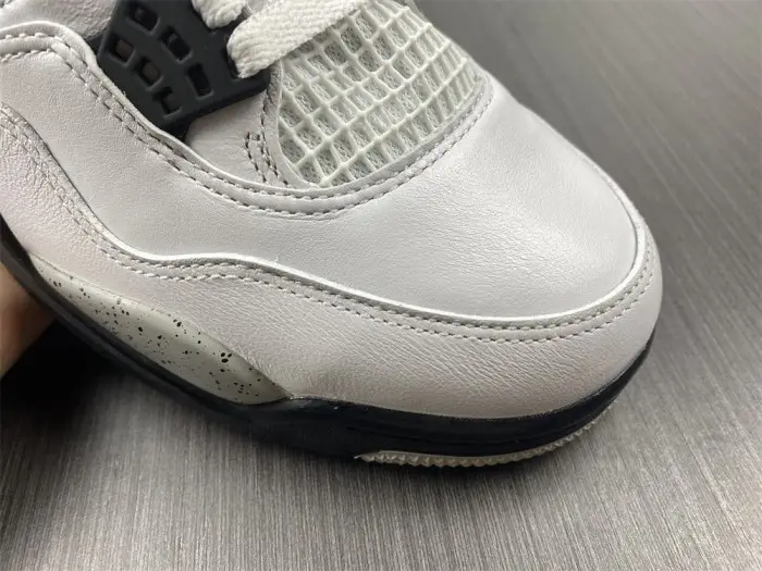 Air Jordan 4 OG “White Cement” 