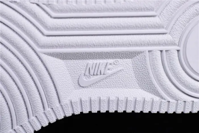 Nike Air Force 1 07 White Red 