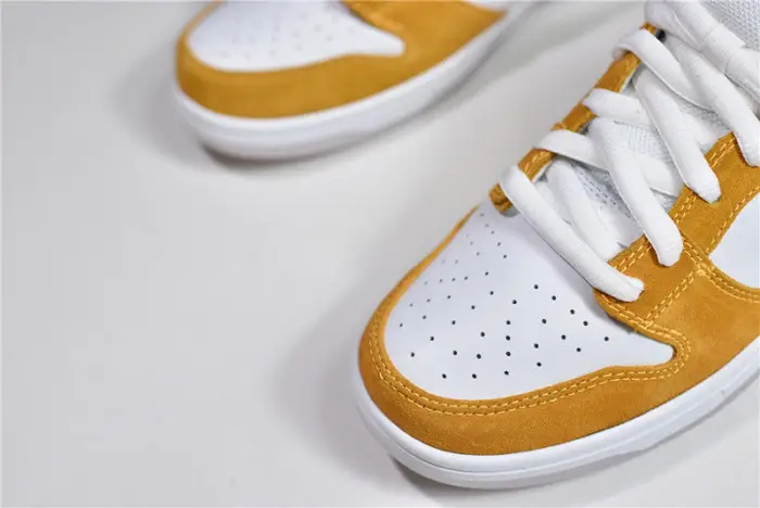 Nike SB Dunk Low Laser Orange 