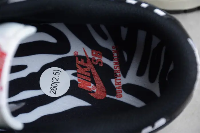 Quartersnacks x Nike SB Dunk Low 