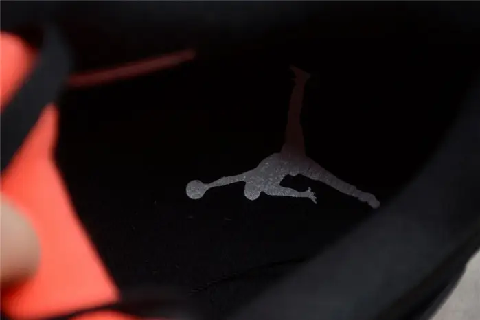 AIR JORDAN 4 “RED THUNDER”