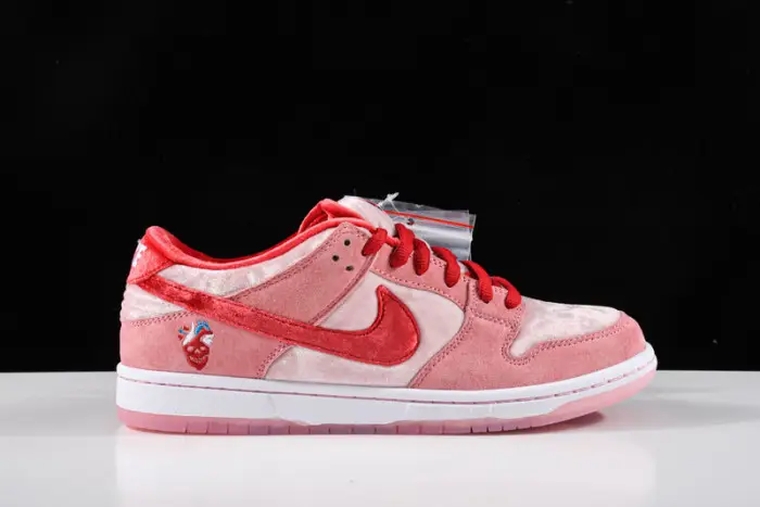 Nike Dunk SB Low strangelove skateboards 