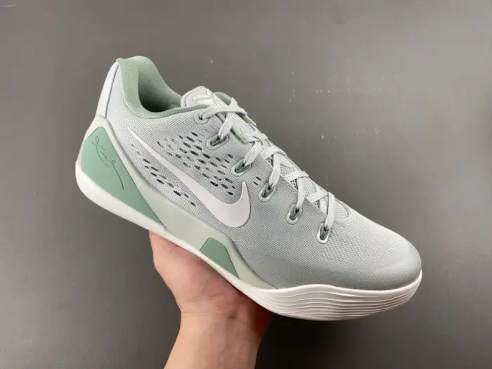Nike Kobe 9 EM Low Protro Light Silver Steam-IH1401-003 
