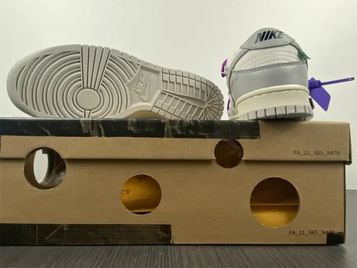 O-W  X DUNK LOW “28 OF 50” 
