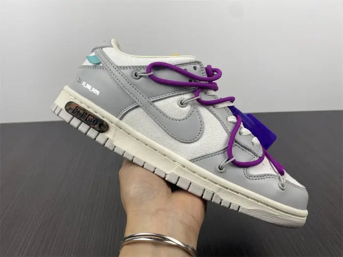 O-W  X DUNK LOW “28 OF 50” 