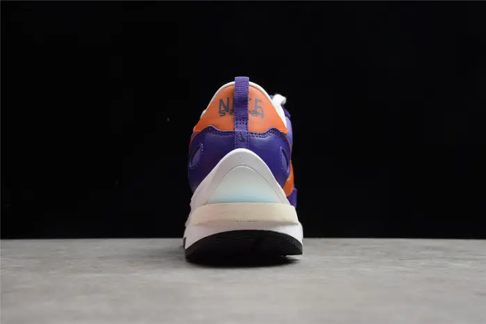 NIKE VAPORWAFFLE SACAI DARK IRIS EEED478