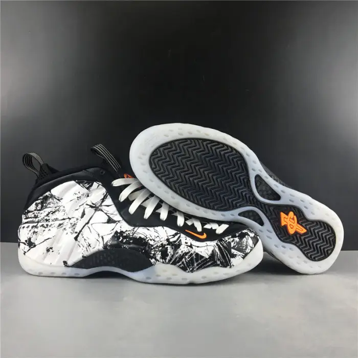 Nike Air Foamposite One Black White