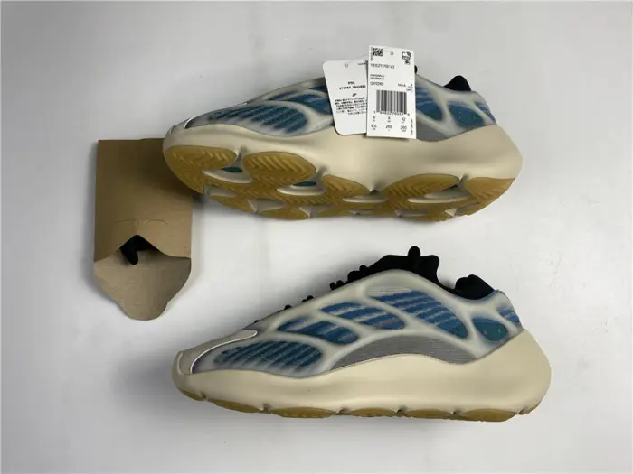 ADIDAS Yeezy Boost 700 v3 Kyant BCDBC629