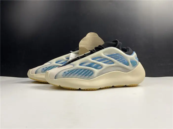 ADIDAS Yeezy Boost 700 v3 Kyant BCDBC629