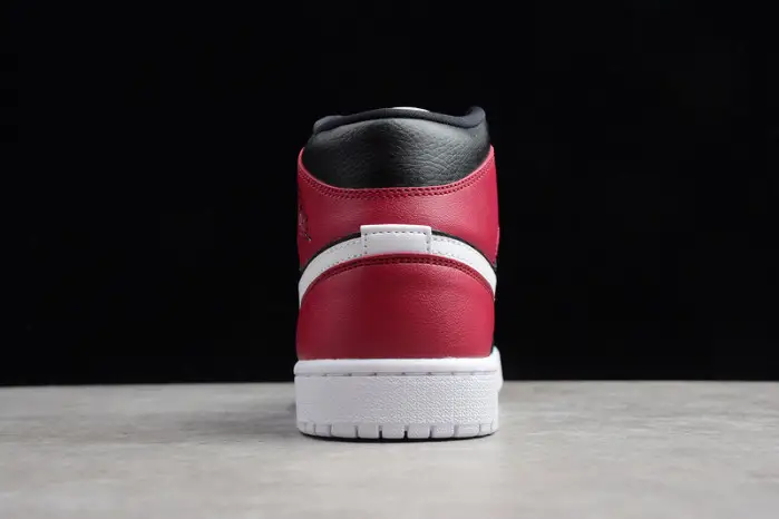 Air Jordan 1 Mid black noble red 
