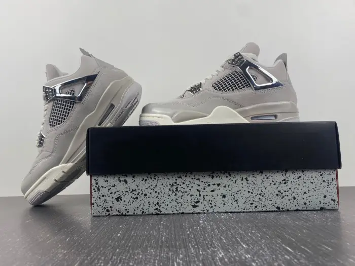 Jordan 4 Retro Frozen Moments -AQ9129-001 
