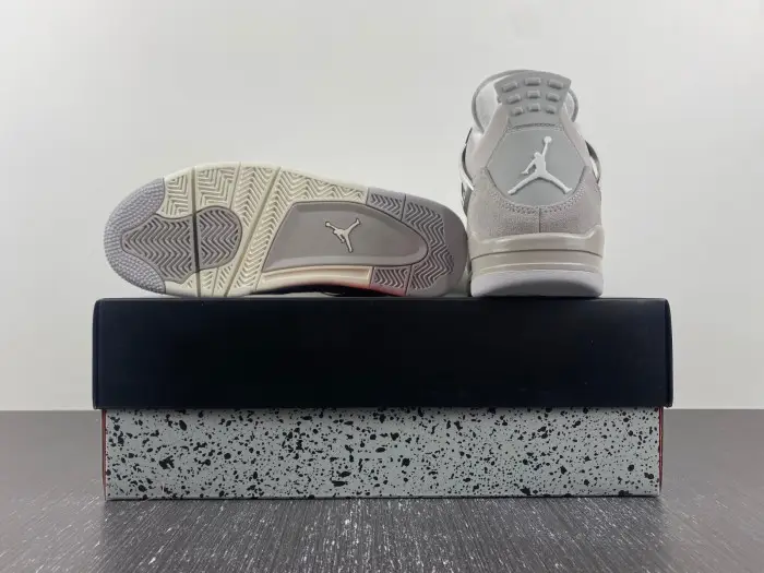 Jordan 4 Retro Frozen Moments -AQ9129-001 