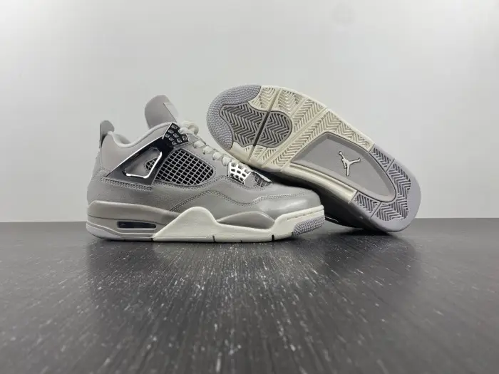 Jordan 4 Retro Frozen Moments -AQ9129-001 