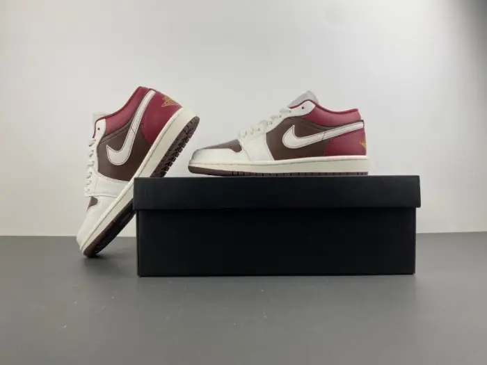 Air Jordan 1 Low -IR7600-211 