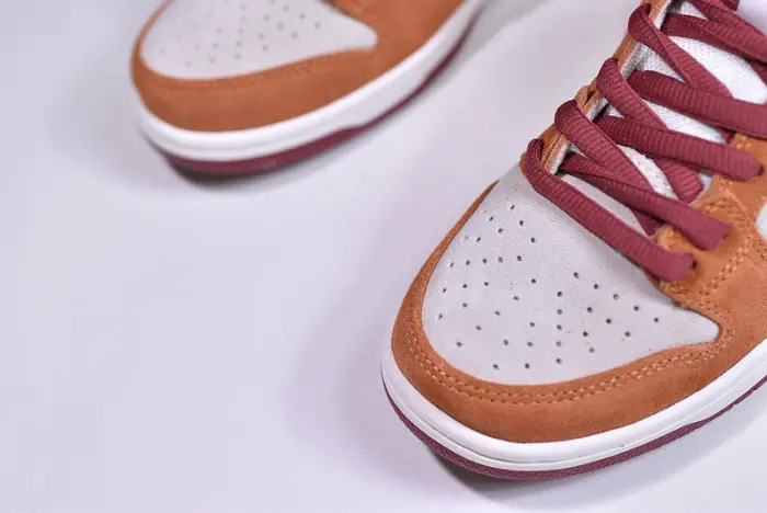 NIKE SB DUNK LOW PRO DAEK RUSSET CEDAR 