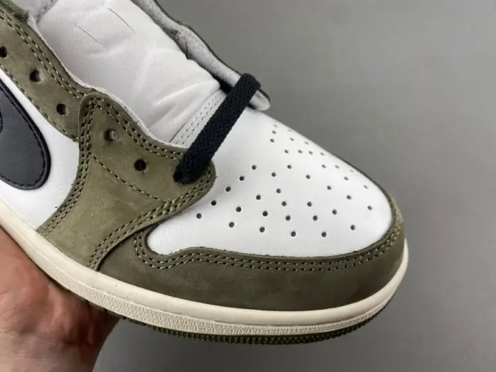 Air Jordan 1 Low OG -HC6998-200 