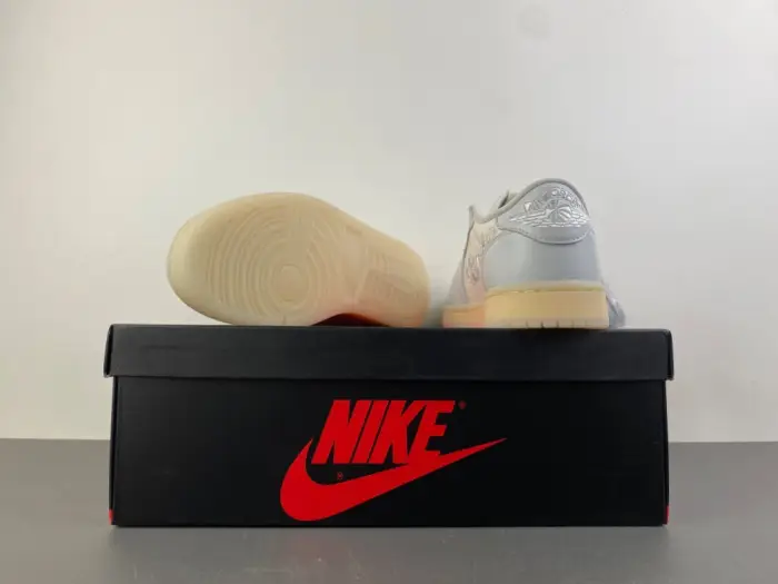 Air Jordan 1-IF4391-100 