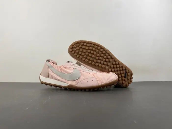Jacquemus x Nike-HV8547-601 