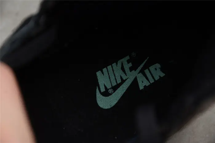 Air Jordan 1 Patina Light Army 