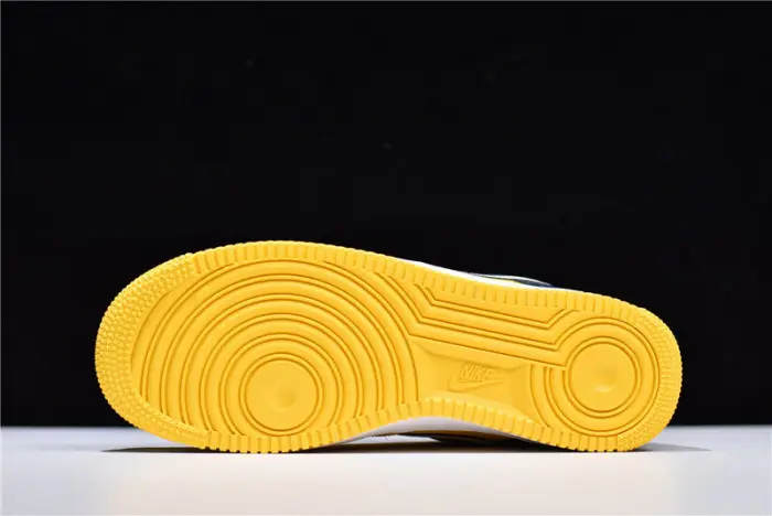 Nike Air Force 1 07 Lv8 