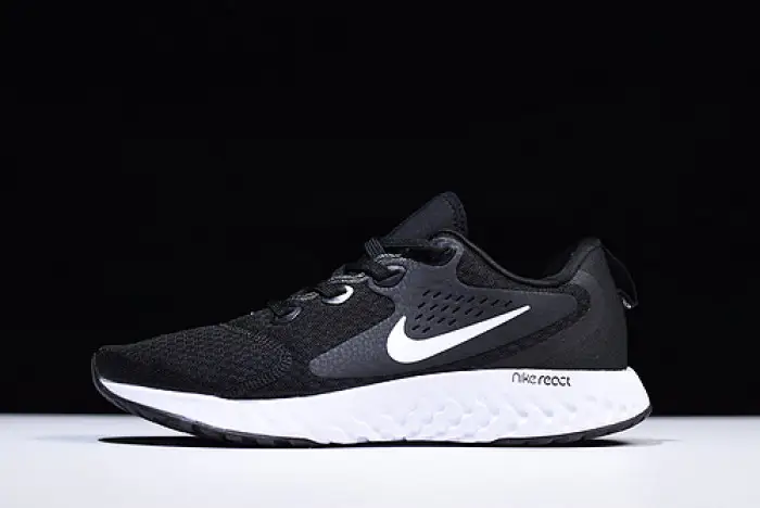 Nike Epic React Flyknit black and white  FFBDC1085